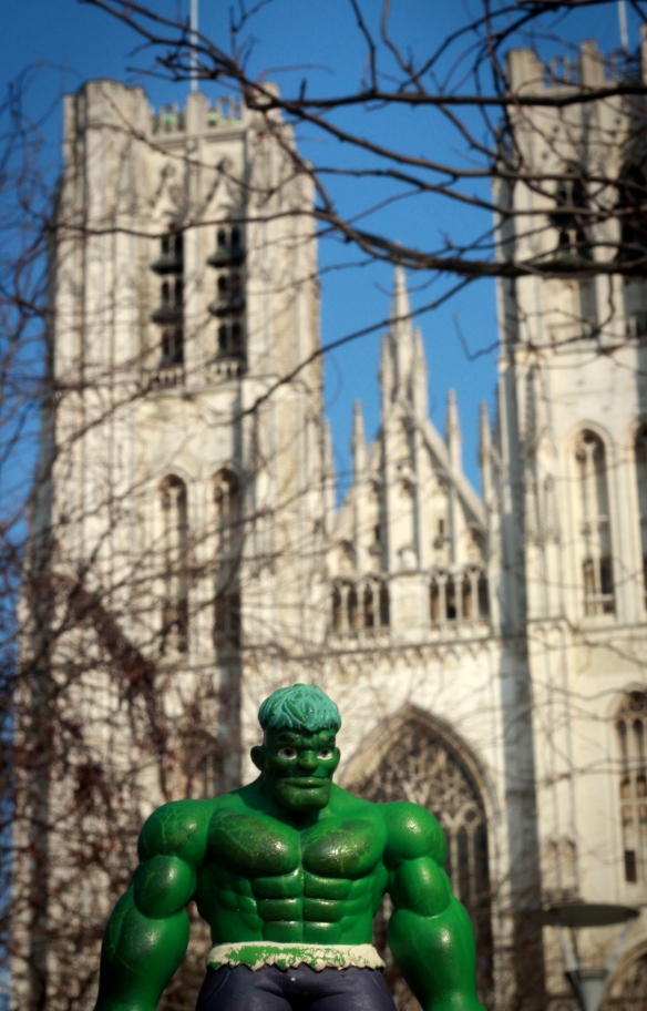 Hulk ouviu dizer que a igreja era famosa e foi logo tirar foto...Mas nem ao menos sabe o nome da tal igreja...vergonha