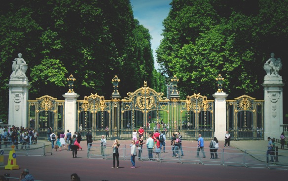 Gradinha real do palácio real onde a família real e a rainha moram realmente.
