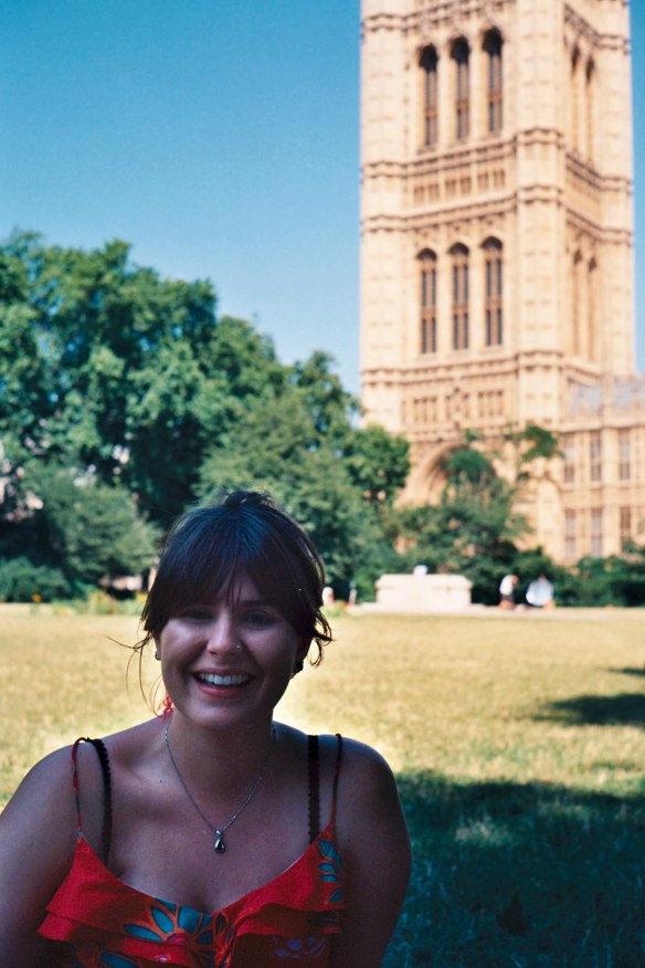 Atrás do Parlamento tem um parque bem gostosinho e tinha até moça de bikini!