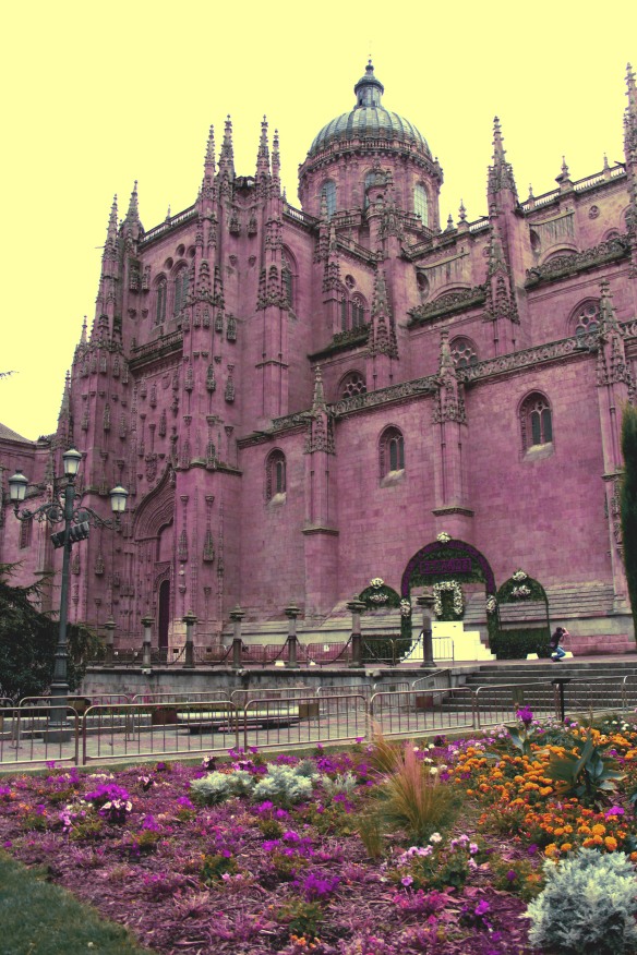 Catedral de Salamanca photoshopada até a ultima gota.